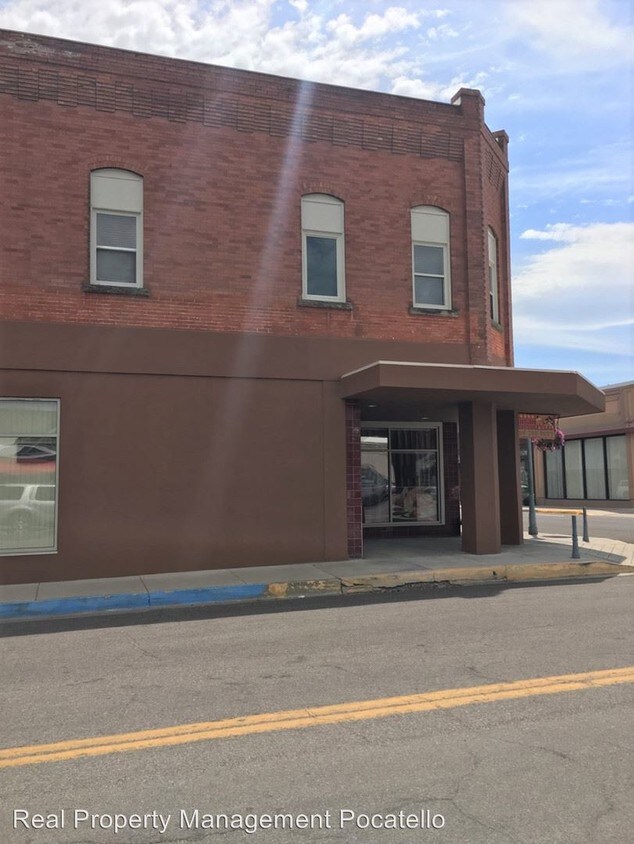 Primary Photo - 362 N Main St