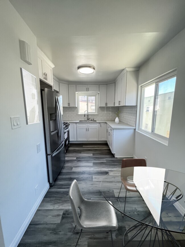 Building Photo - 1030 2nd Street, Unit 12