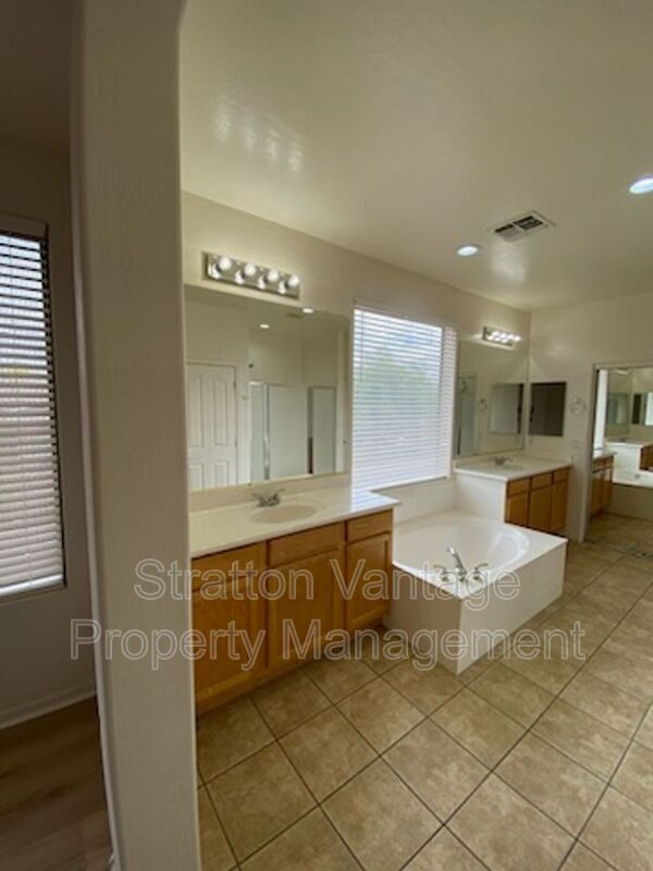 Foto del edificio - 3457 E Bridgeport Pkwy