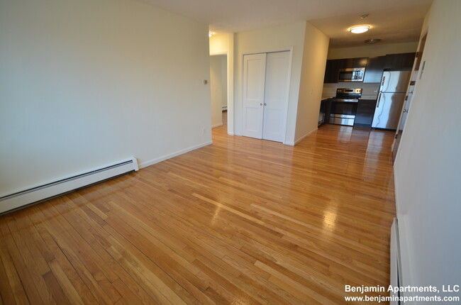 Foto del edificio - 40 Parker Hill Ave