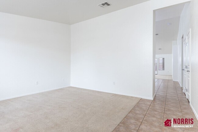 Building Photo - Perfect Home, Location and Price!