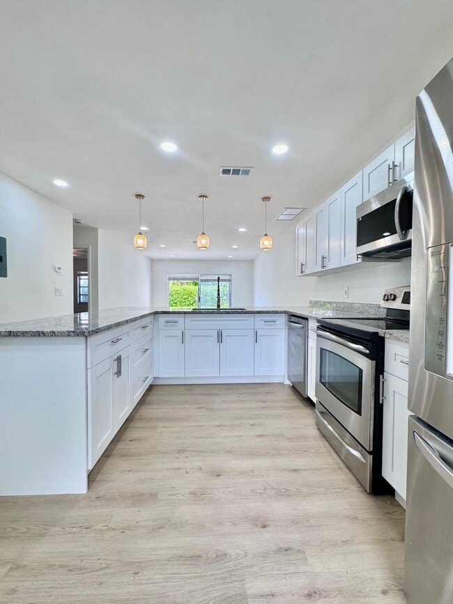 Foto del edificio - 20834 Sedgewick Dr