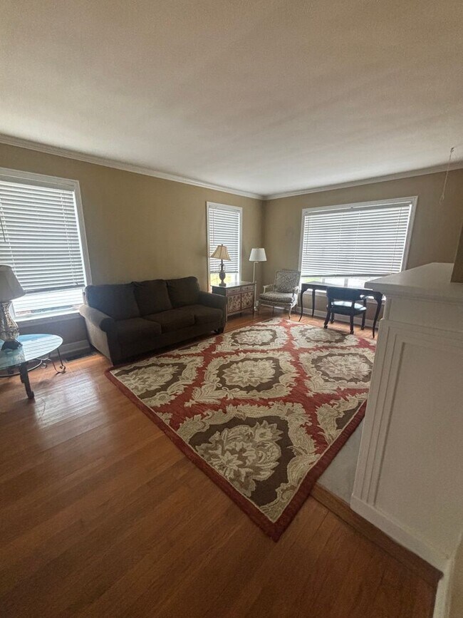 Foto del edificio - 3840 Creswell Ave