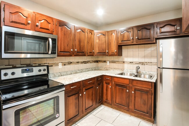 Building Photo - 400 N Ponca Dr