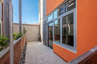 Building Photo - 1932 Kearney Ave