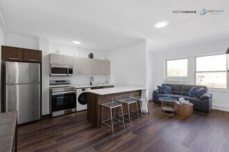 Building Photo - 1555 W Hollywood Ave