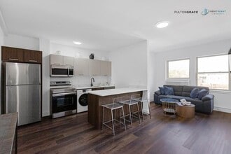 Building Photo - 1555 W Hollywood Ave