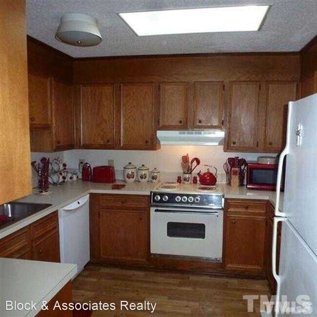 Building Photo - 3 br, 2 bath House - 124 Oak Hill Loop