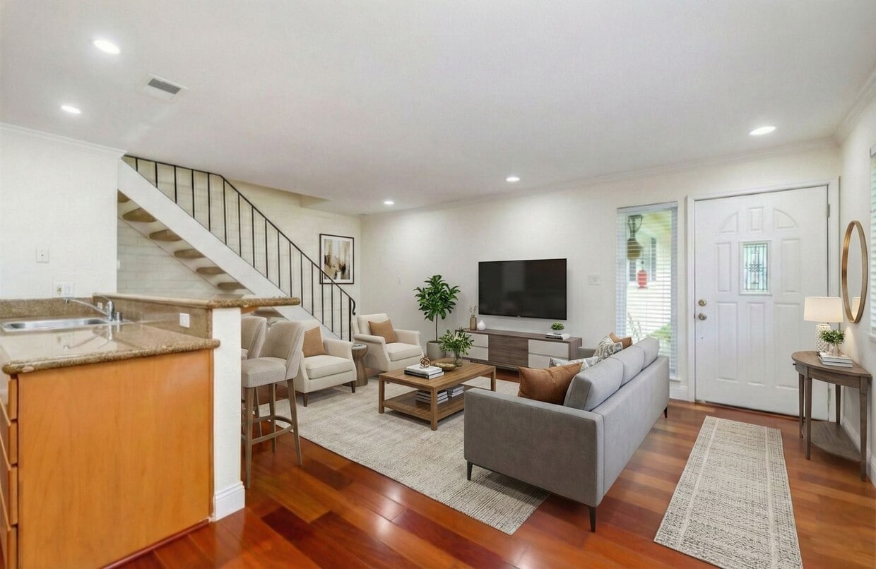Pleasanton 2BD Townhouse w/ Granite Kitchen, Plank Floors, Community Amenities & Top Schools - Pleasanton 2BD Townhouse w/ Granite Kitchen, Plank Floors, Community Amenities & Top Schools