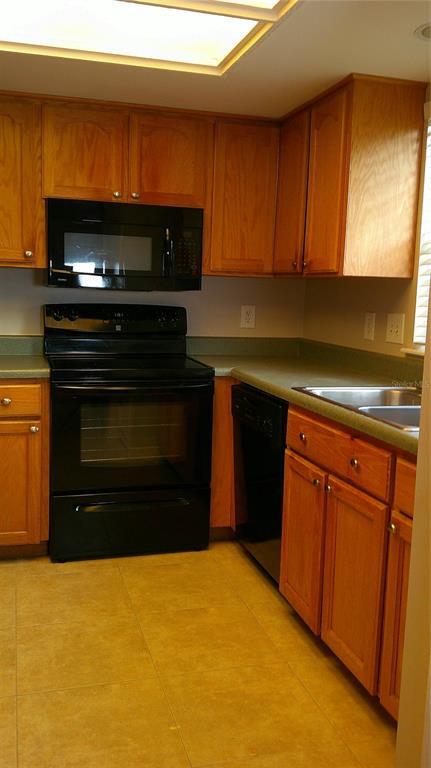 Foto del edificio - 14828 Winding Creek Ct
