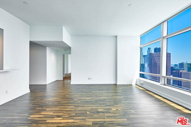 Foto del edificio - 900 W Olympic Blvd