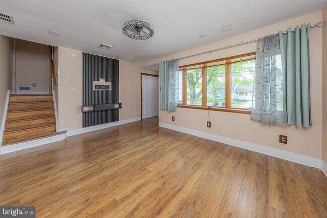Foto del edificio - 613 Westminster Rd