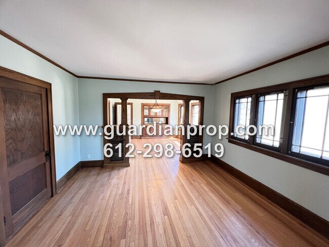 Building Photo - Fully Updated Upper Duplex for September 1, New Kitchen & Bath, Sunroom + Office Area, Private Ba...