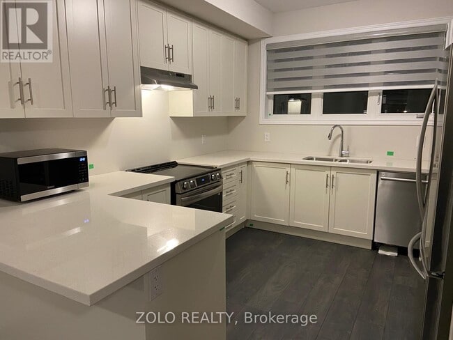 Building Photo - 100 Hollywood Ct