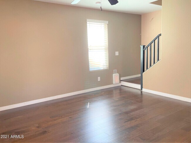 Foto del edificio - 2559 E Vermont Dr