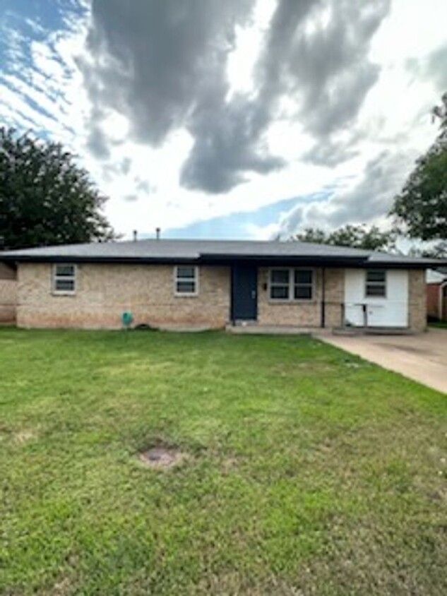 Primary Photo - 714 S 13th Ave