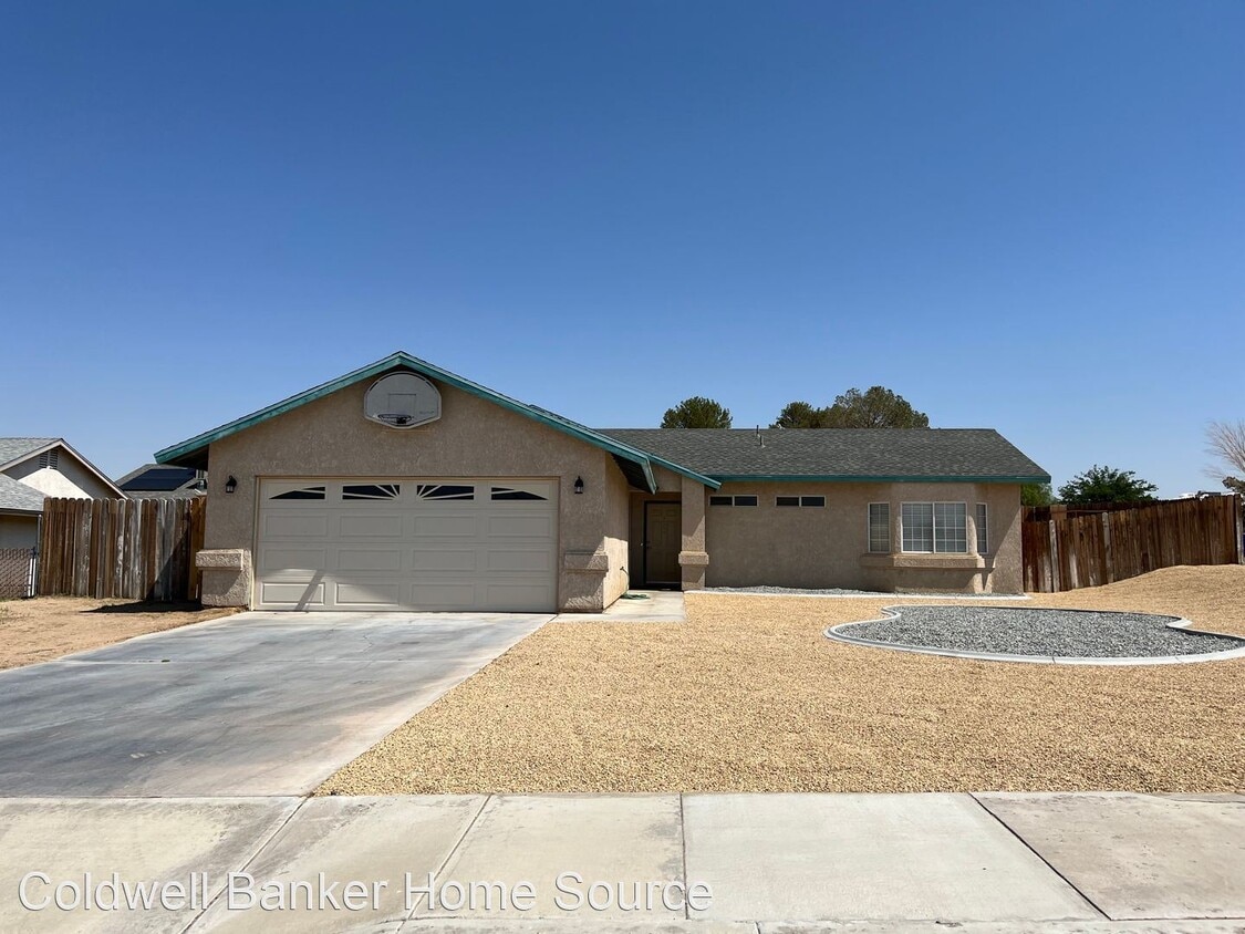 3 br, 2 bath House 25678 Tamarisk St. House for Rent in Barstow, CA