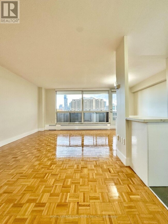 Photo du bâtiment - 666 Spadina Ave.