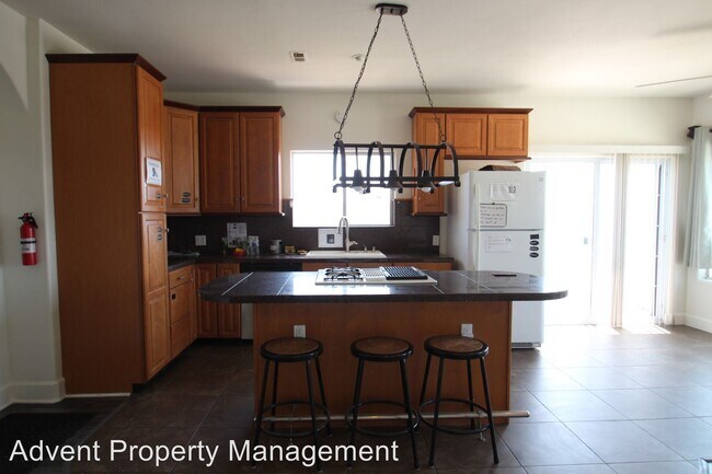 Foto del edificio - 5860-5864 Mildred St