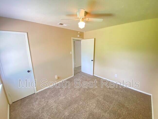 Foto del edificio - 3116 Sheffield Cove