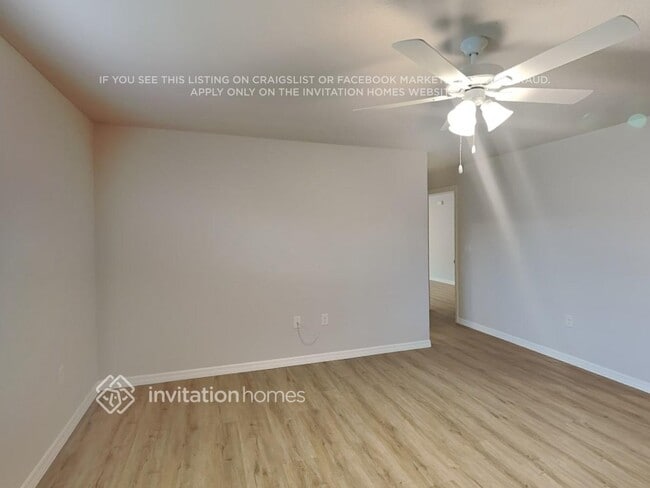 Foto del edificio - 531 Ladyslipper St