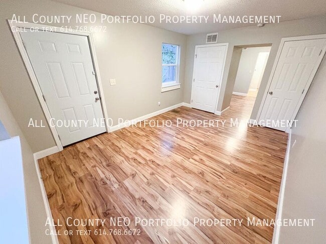 Building Photo - 1046 Republic Ave