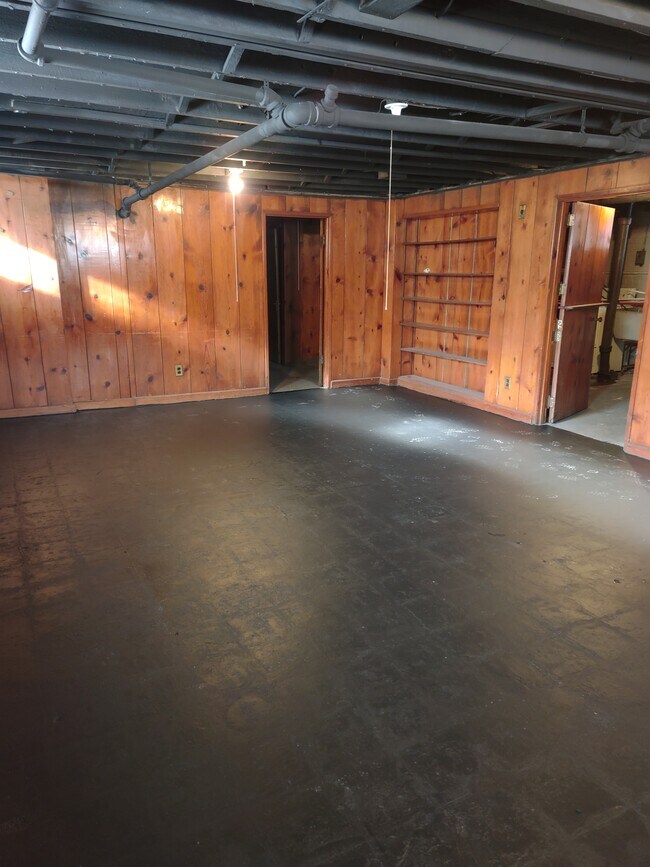 Building Photo - 3045 Lawrence St