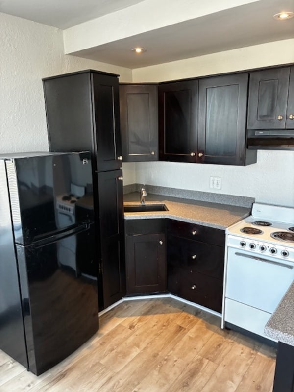 Photo - 311 W Ashley St Apartment