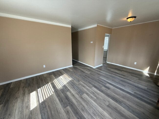 Building Photo - 25323 Fern St