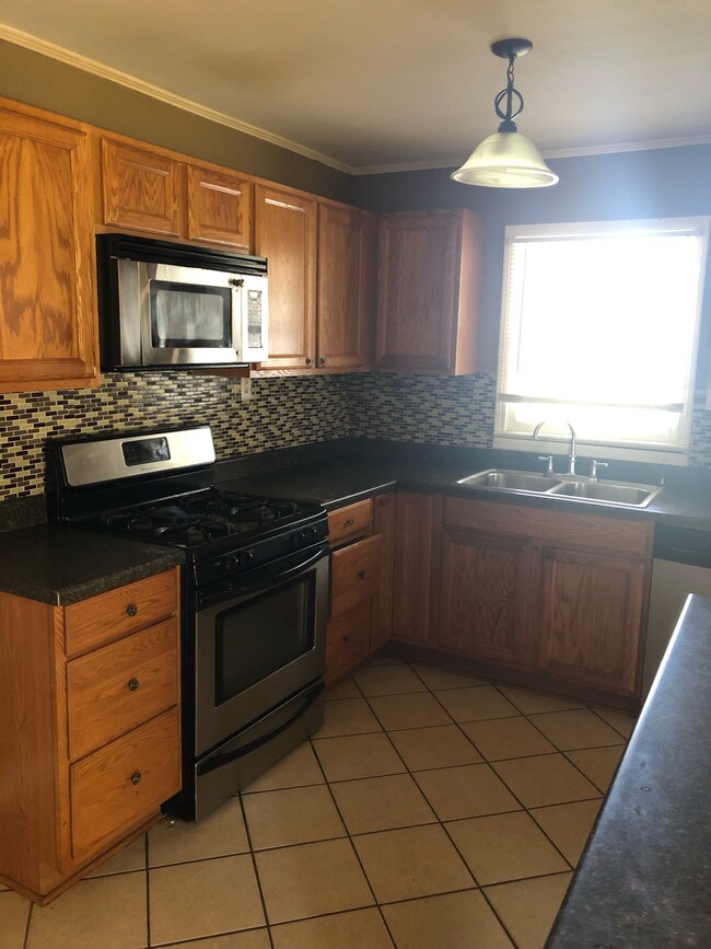 Foto del edificio - 1204 Waller Ave