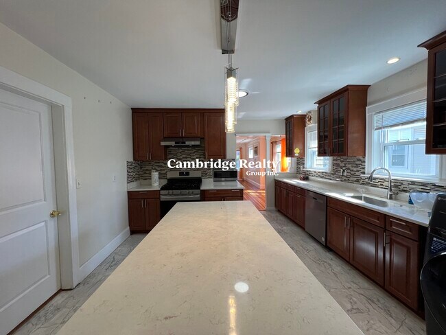 Building Photo - 88 Fellsway E