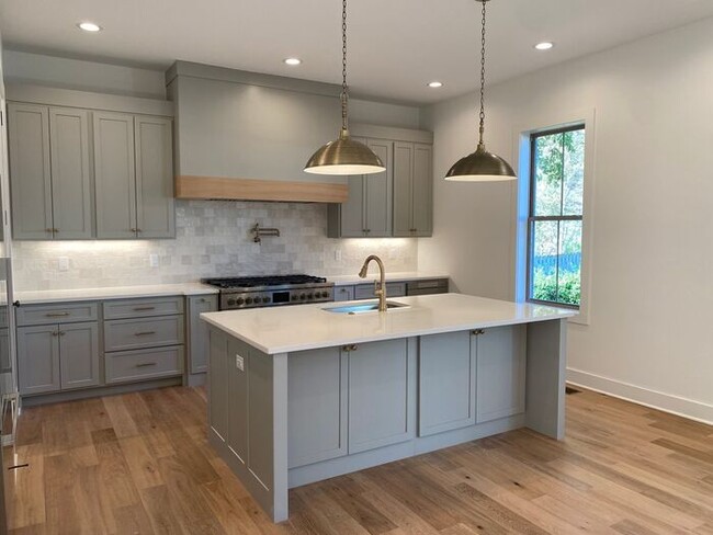 Building Photo - Beautiful High-End New House in West Nashv...