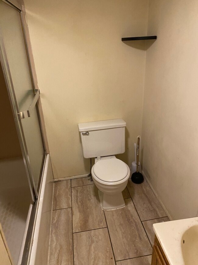 Building Photo - 245 S Walnut St