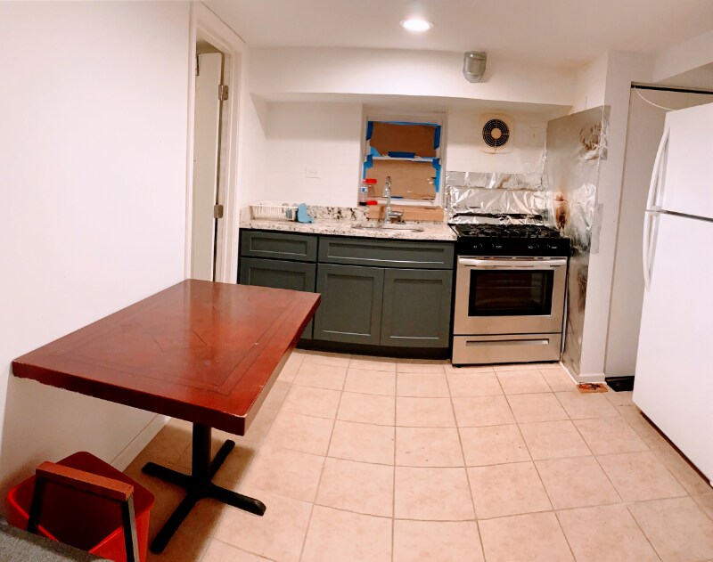 Primary Photo - 2711 S Hillock Ave