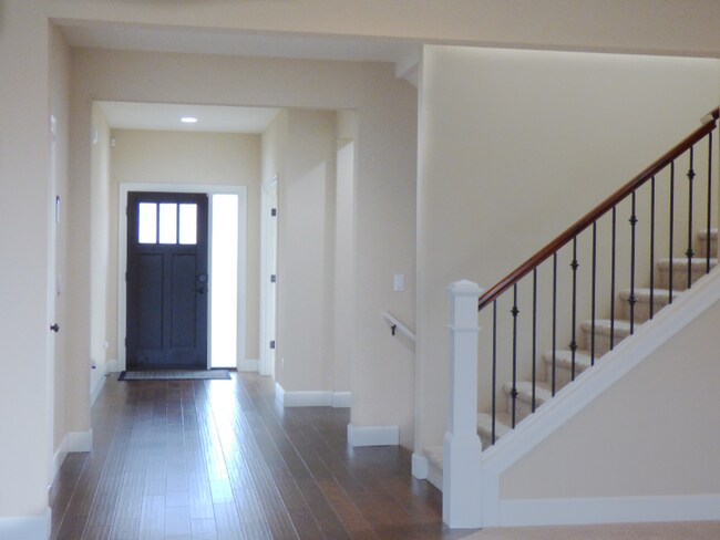 Building Photo - 17495 NW Woodrush Way