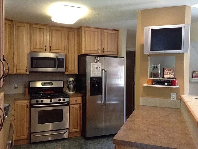 Building Photo - 2036 Breeze Dr