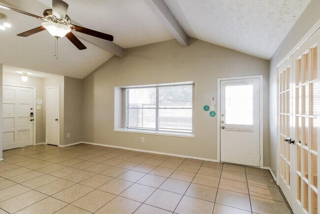 Building Photo - 15503 Boulder Oaks Dr