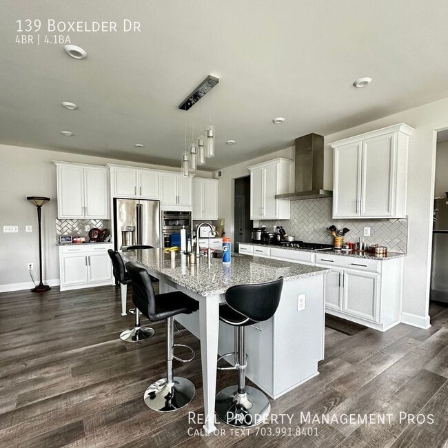 Building Photo - Spacious Single Family Home in Stafford/ N...