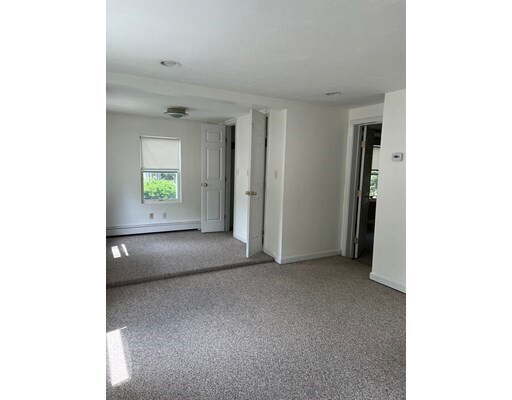 Building Photo - 14 Moore St
