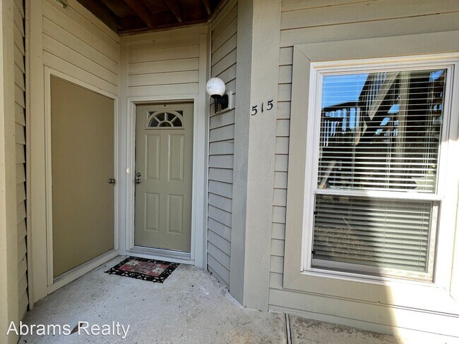 Building Photo - 2 br, 2 bath House - 515 E. Lake Circle