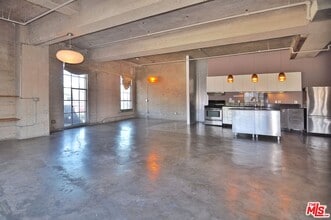 Building Photo - 1855 Industrial St