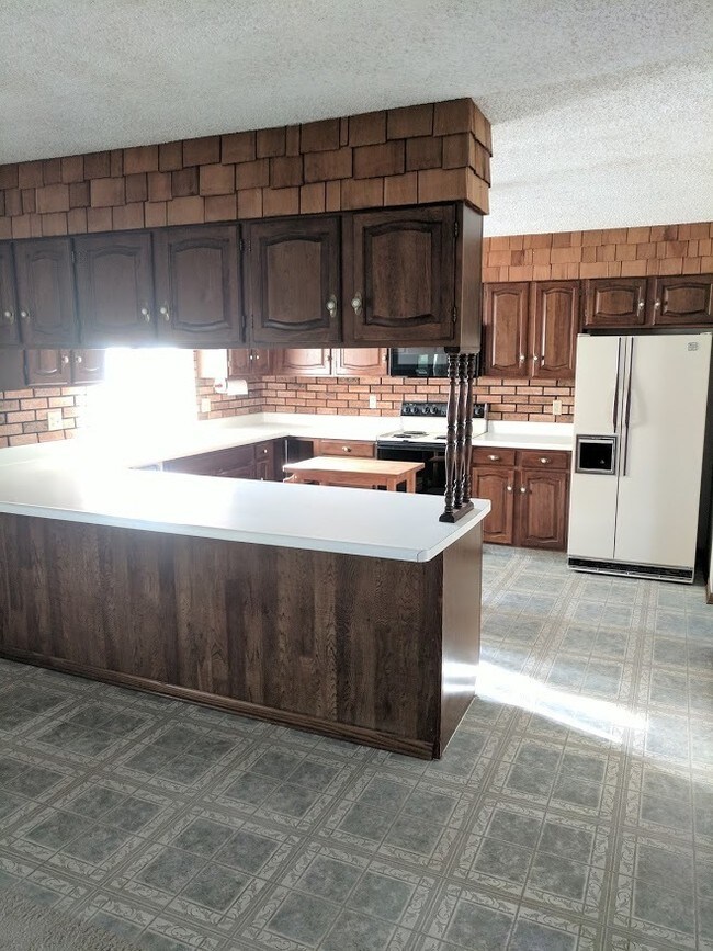 Building Photo - 406 N 28th St