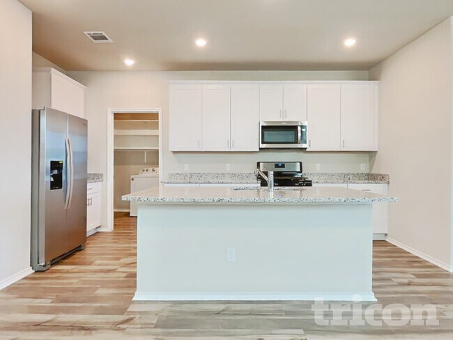 Foto del edificio - 5129 Sidesaddle Dr