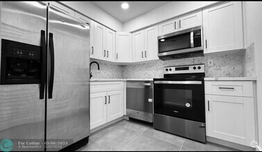 Building Photo - 1470 NW 22nd Ct