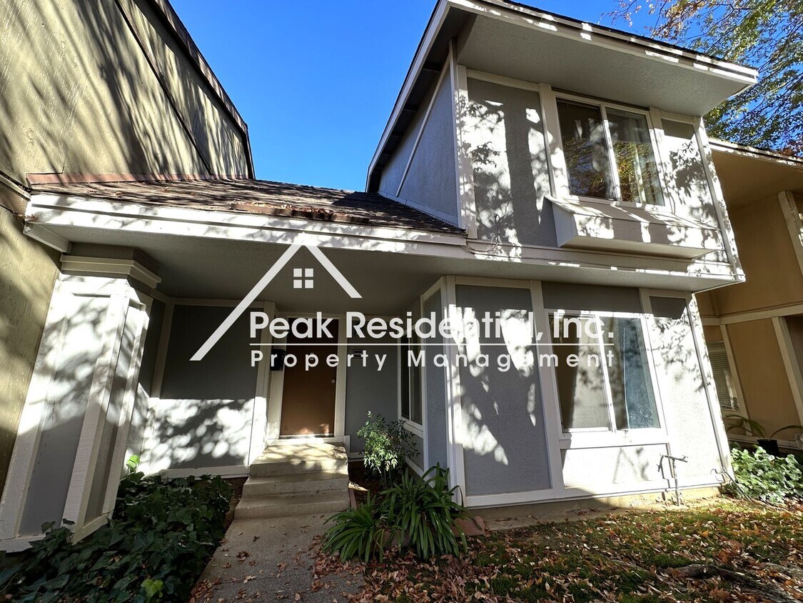 Foto principal - Very Nice 3bd/2.5ba Townhouse near UCD Med...