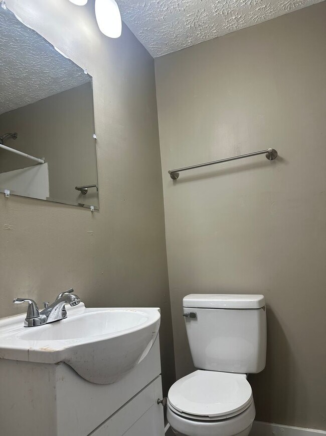 Foto del edificio - 155-1-361-362 S Harris Ave