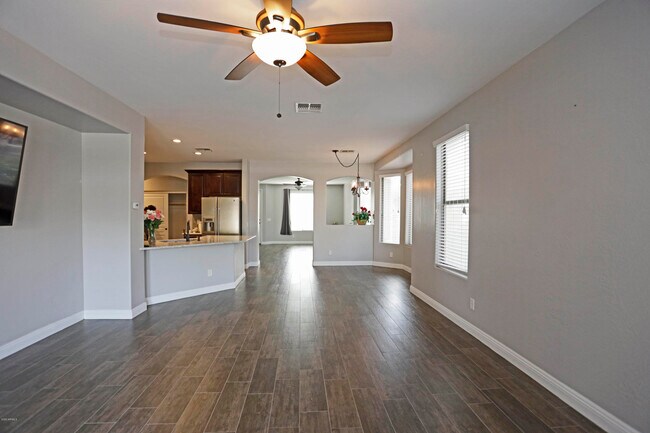 Building Photo - 5981 S Legend Dr
