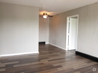 Building Photo - 3600 Hillsboro Pike
