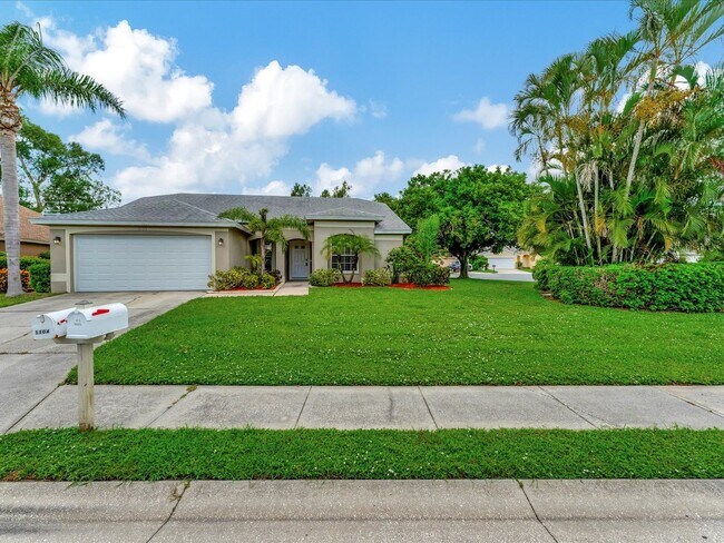 Building Photo - Available Now - 3 Bedroom Pool Home - Glen...