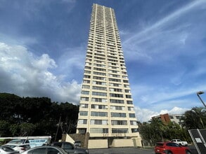Building Photo - 1060 Kamehameha Hwy